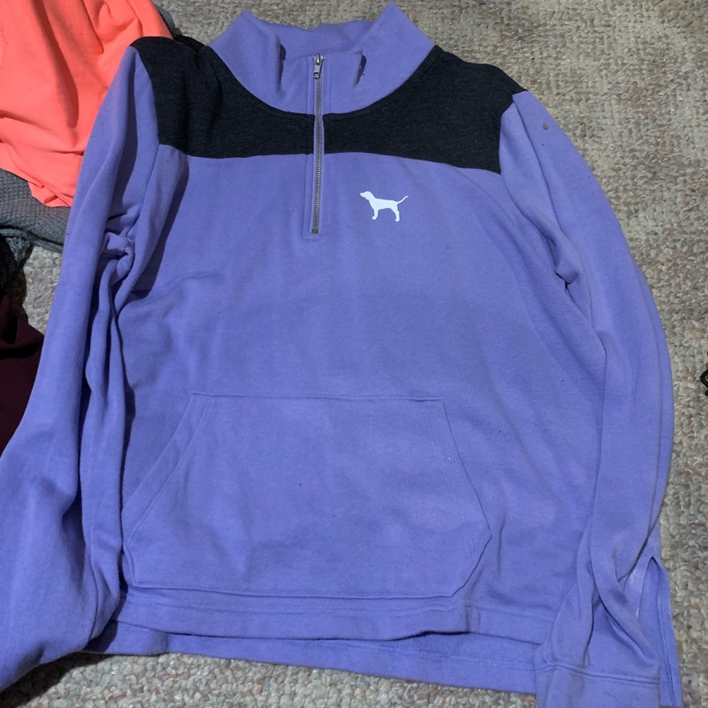 crew neck sweatshirt